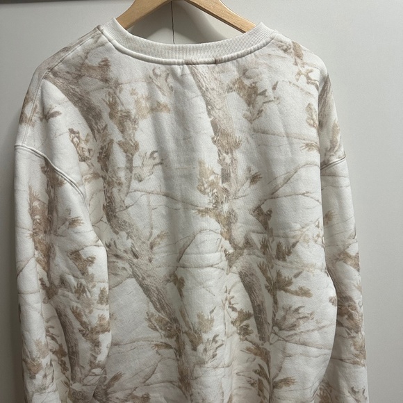 Comfrt Collection Tree Print Sweatshirt XL | Cream Beige Nature Pattern - Picture 7 of 7
